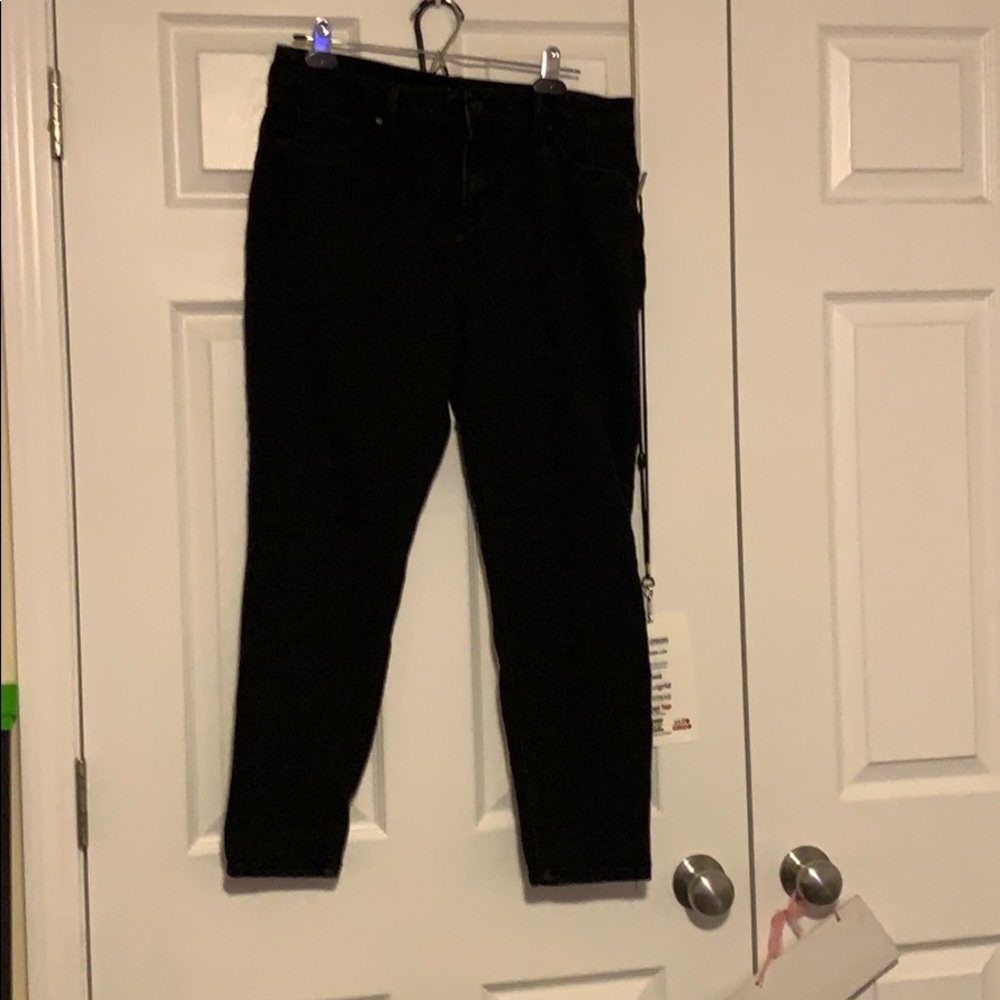 Black skinny jeans